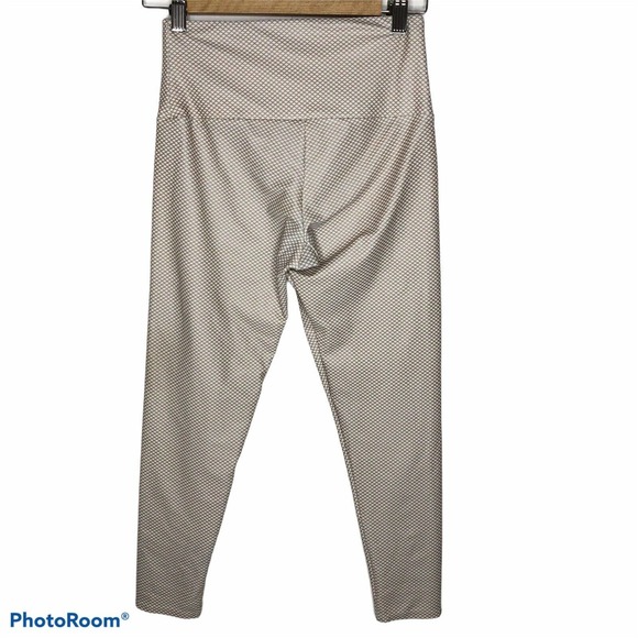 Onzie Flow Small Gold Fishnet Leggings Cropped - Picture 3 of 5